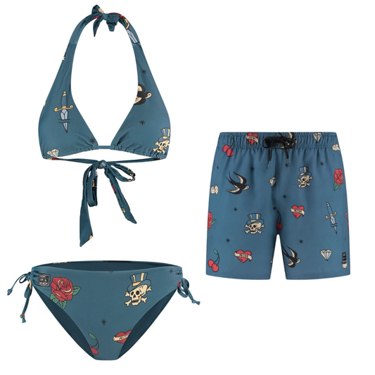 Tattoo, Blau, Mutter und Sohn im Bikini/Badehose