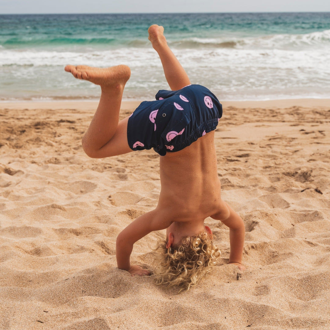 Smiley, Blau, Mutter und Sohn im Bikini/Badehose